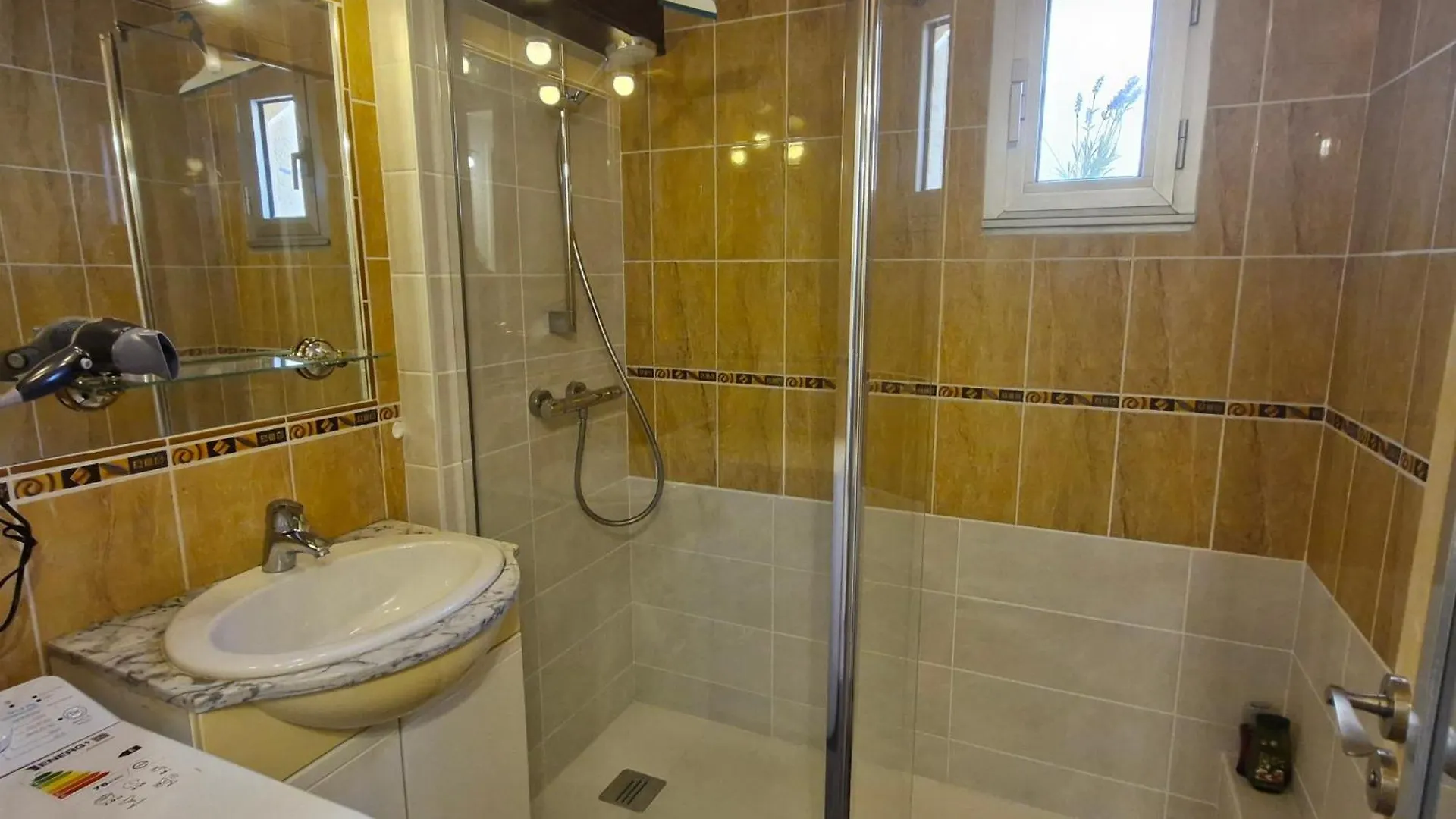 Appartement 2 Pieces Avec Clim, Parking, Proche Commerces Et Plage - Sainte-Maxime, Golfe De St-Tropez - Fr-1-780-76 France