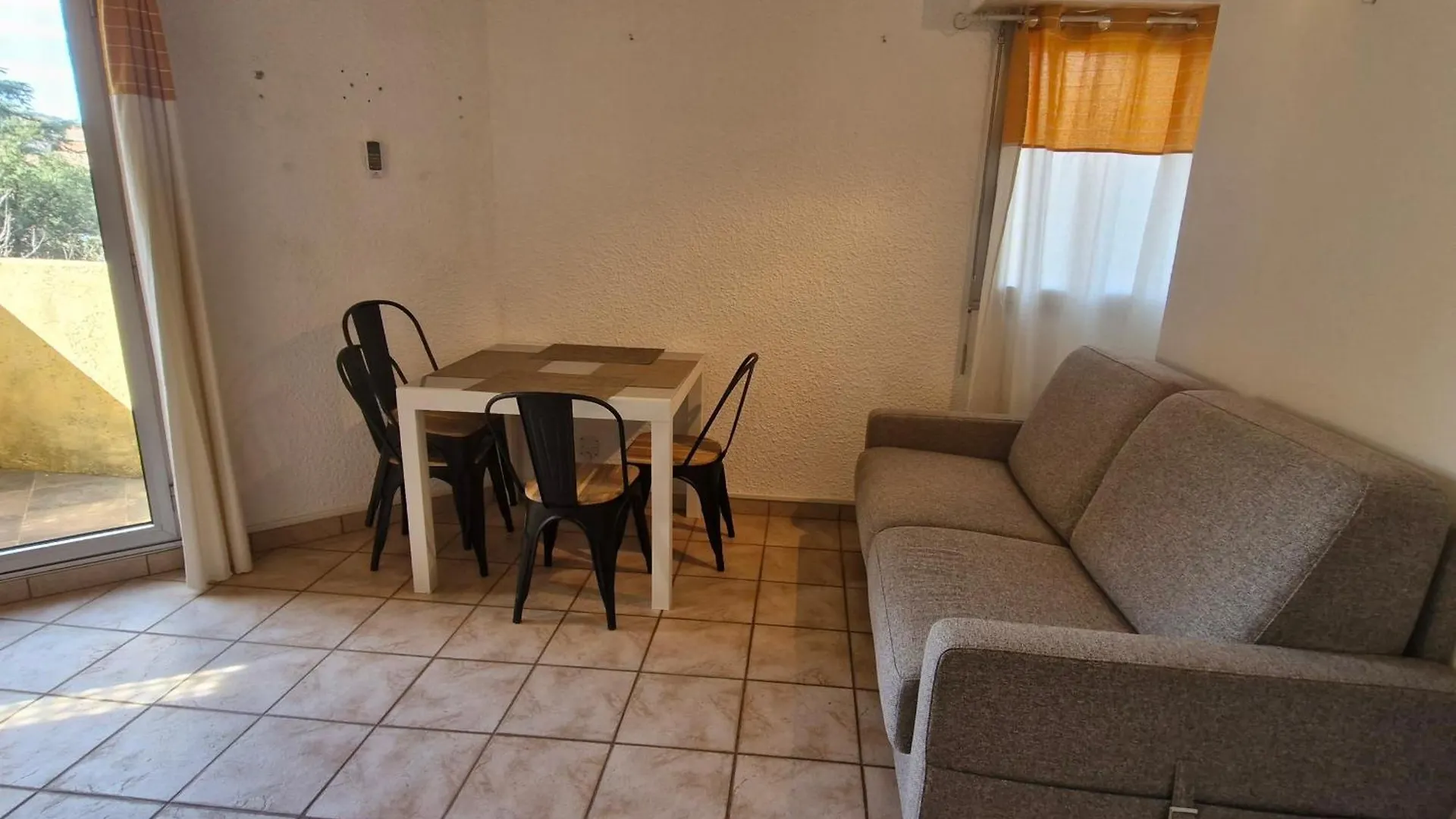 Appartement 2 Pieces Avec Clim, Parking, Proche Commerces Et Plage - Sainte-Maxime, Golfe De St-Tropez - Fr-1-780-76 Apartment Sainte-Maxime